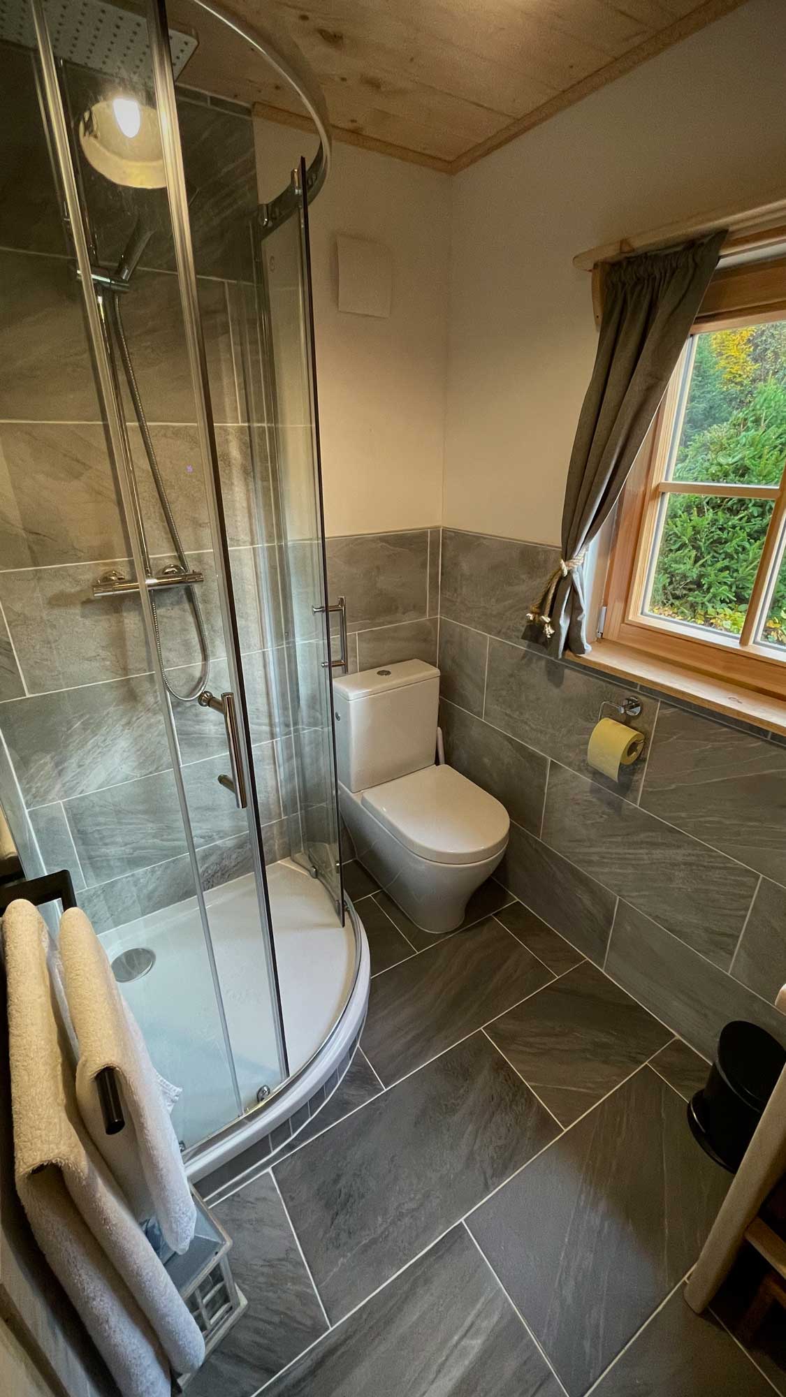 Rodltal-huetten_Rottenegg_Ferienhaus_GruBaer_Badezimmer